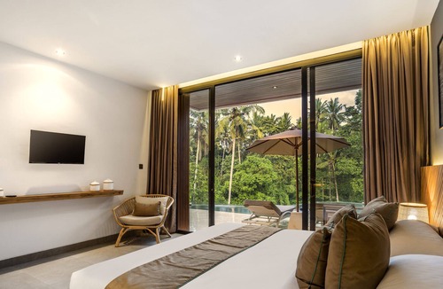 Pejeng Kawan Villa | Spacious 4 BR Villa with Garden View