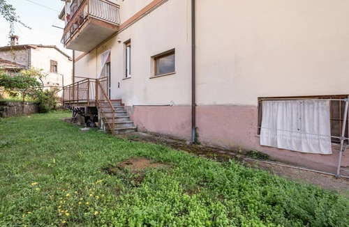 Casone Carpinelli Apartment | Spacious 90 sqm apartment, ideal for 5 people, located on the first floor of a building WITHOUT elevator (stairs to access it). The accommodation is located in Pieve, a splendid village characterized by a typical Tuscan atmosphere.The apartment consists