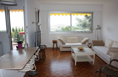 La Madeleine Apartment | Spacious and bright apartment in residence with swimming pool, sea view and park