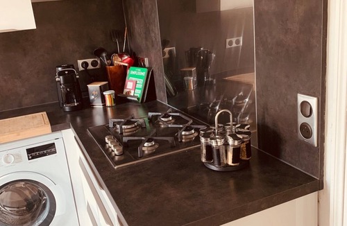 La Pointe Apartment | SPACIOUS APARTMENT CLOSE TO ALL AMENITIES