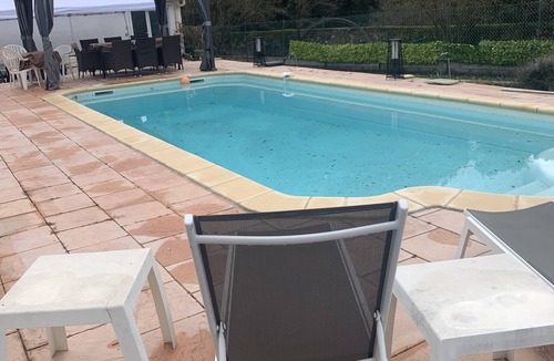 La Pointe Apartment | SPACIOUS APARTMENT CLOSE TO ALL AMENITIES