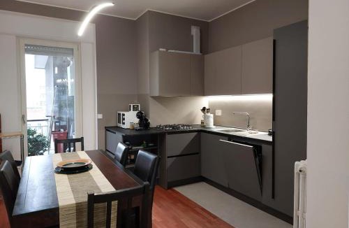 Washington Apartment | Spacious Apartment - M4 to Duomo - Free Garage