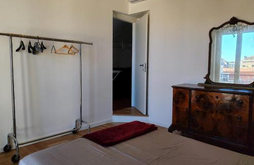 Washington Apartment | Spacious Apartment - M4 to Duomo - Free Garage