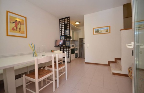 Bibione Villa | Spacious family villa with shared pool