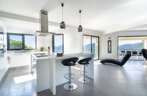 Les Adrets-de-l'Esterel Villa | Spacious villa, oustanding views on sea and mountains, garden is 1600m2, 5*