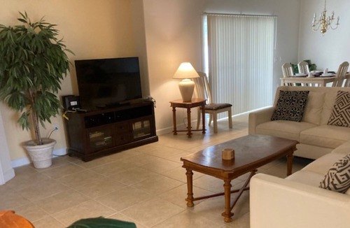 Thousand Oaks Villa | Spacious home with pool and spa, near Disney, malls, and resturants