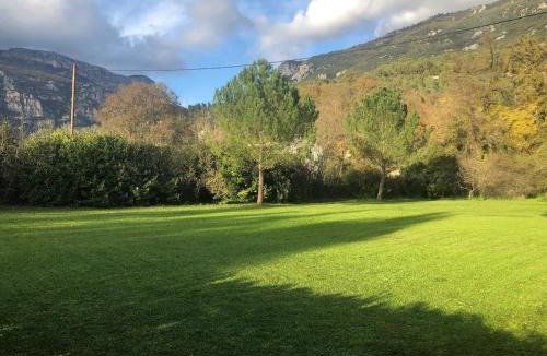 Tourrettes-sur-Loup Villa | Spacious villa in Tourrettes-sur-Loup with Private Lake access Sleep 16