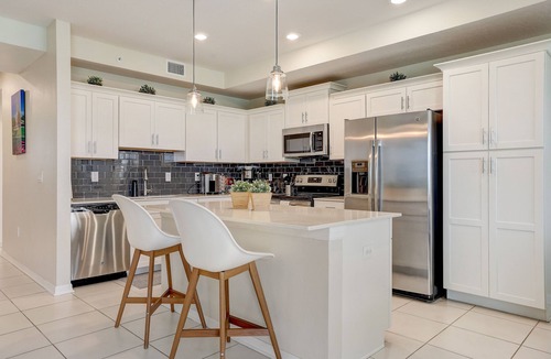 Kissimmee Condo | Special discount! Luxurious Frozen & StarWars Themed Condo 3bd close to Disney