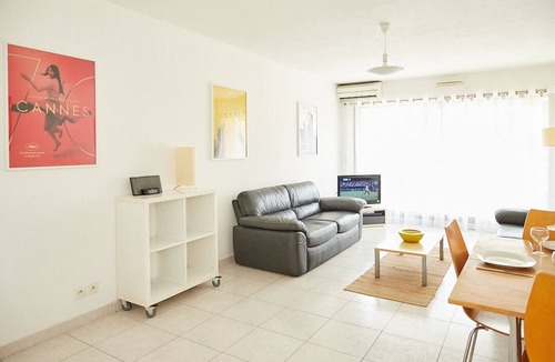 Antibes Old Town Apartment | SPECIAL OFFER! Center Old Antibes. €1995 4 Weeks Oct-Apr. +VRBO Fees & Taxes