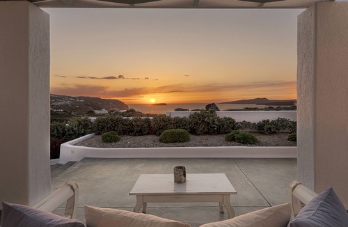 Akrotiri Villa | Special offer Stunning family-friendly Hemera Holiday Home villa on Santorini