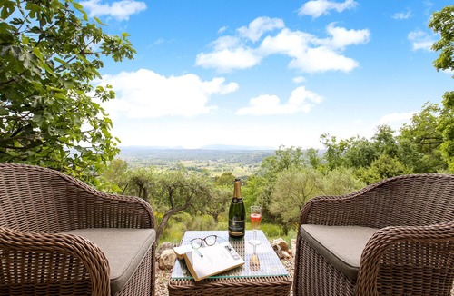 Fayence House | Spectacular Views, Pool & 5-Bedroom Family-Friendly Holiday Home in Provence