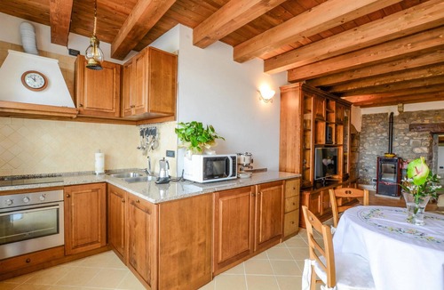 Comano House | Spend an unforgettable vacation in this vacation home.