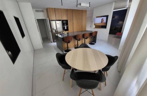 Le Piol Apartment | Splendid apartment, nice quality fittings, air-co.