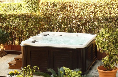 Picedo Villa | Splendid Villa Paradiso with Jacuzzi, lake view, 200 square meters