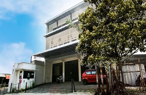Dinoyo Hotel | SPOT ON 90902 Marhaban Guesthouse Syariah