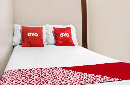 Karawang Hotel | SPOT ON 91336 Guesthouse Tarumanegara