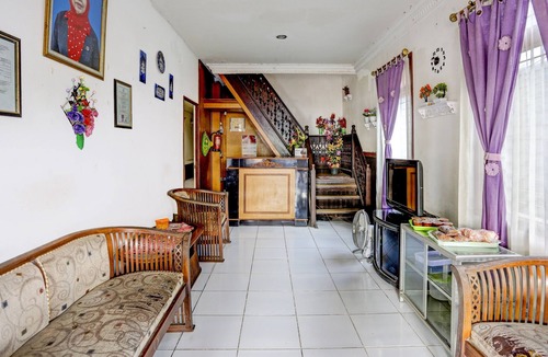 Kotabangun Hotel | SPOT ON 92529 Penginapan Wisma Bintang Syariah Near MTs Al Ma'arif Kota Bangun