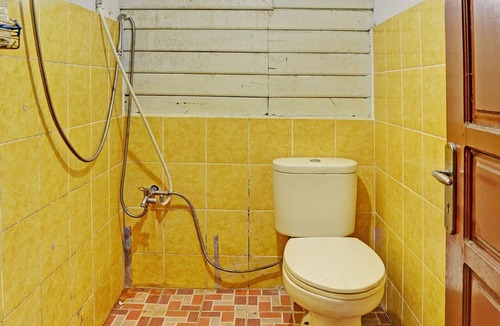Kotabangun Hotel | SPOT ON 92529 Penginapan Wisma Bintang Syariah Near MTs Al Ma'arif Kota Bangun
