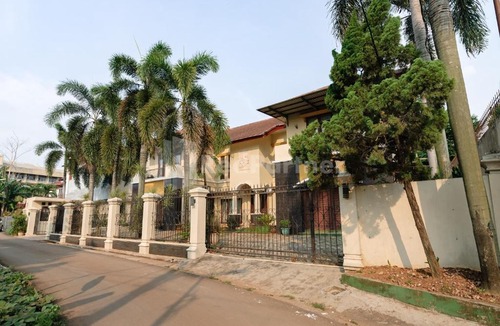 Bekasi Hotel | SR Residence near Mall Ciputra Cibubur Mitra RedDoorz