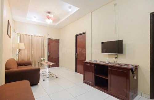 Bekasi Hotel | SRB near Mall Ciputra CIbubur Mitra RedDoorz