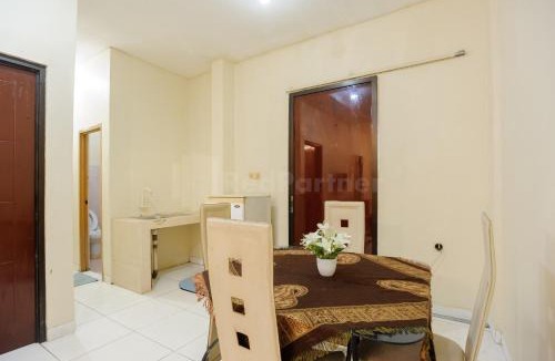 Bekasi Hotel | SRB near Mall Ciputra CIbubur Mitra RedDoorz