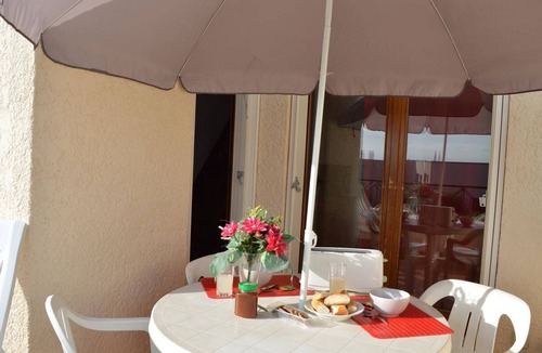 Saint-Aygulf Apartment | St-Aygulf: Mezzanine 4 pers, terrace, parking, washing machine, pets welcome
