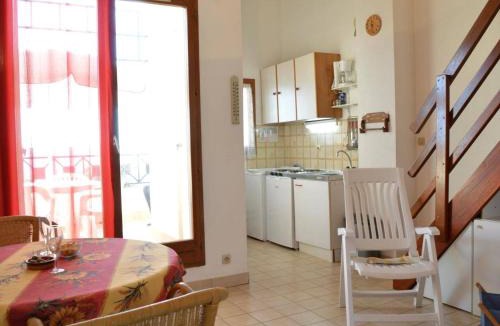 Saint-Aygulf Apartment | St-Aygulf : Mezzanine 4 pers, terrasse, parking, lave-linge, animaux bienvenus - FR-1-226A-13