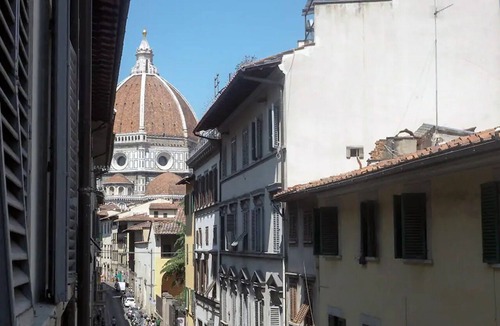 Duomo Apartment | Step to Duomo and All the Sights from Refurbished Apartment