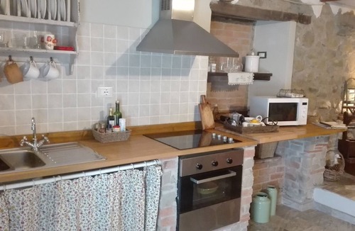 Boveglio Apartment | Stone Rustico with garden in ancient village, Tuscany Exclusive whirlpool