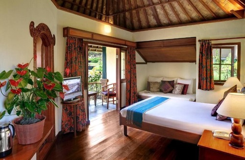 Batunya Hotel | Strawberry Hill Hotel & Restaurant