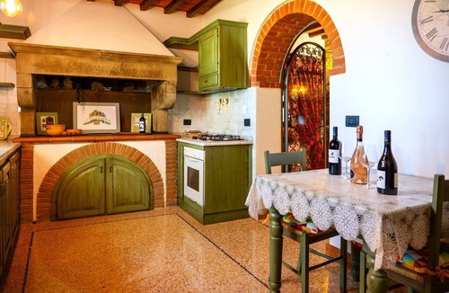 Civitella in Val di Chiana Villa | Stunning private villa with WIFI, private pool, A/C, TV and pets allowed, close to Arezzo