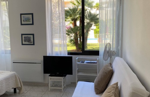 Juan-les-Pins Apartment | Studio 26 m2 with pool & private parking