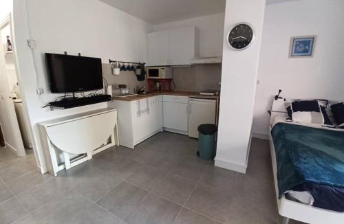 Prado - Republique Apartment | Studio 4 pers, terrasse, climatisation, parking inclus