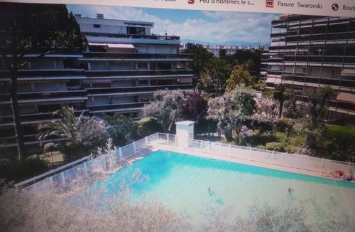 Juan-les-Pins Apartment | Studio 4 persons in residence with swimming pool