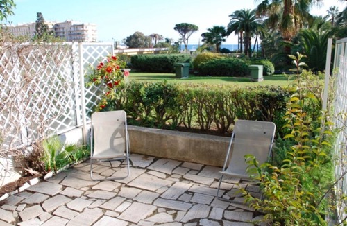 Cannes Apartment | Studio by the sea in residence with park and swimming pool