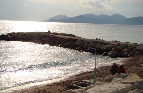 Le Suquet Apartment | Studio Cabin for 2 adults opposite the beach.