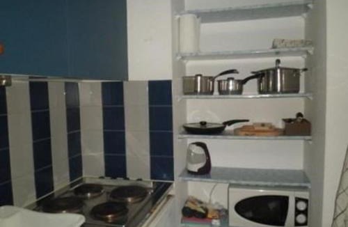 Frejus Plage Apartment | Studio cabine à 200m de Port Fréjus, plage, commerces, terrasse, 4 couchages, ménage inclus - FR-1-226A-31