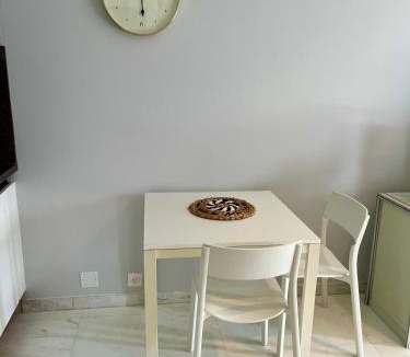 Cannes La Bocca Apartment | Studio Château de la Mer