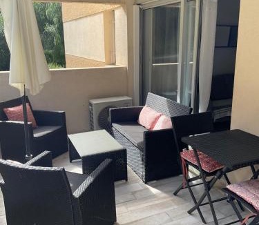Saint-Augustin Apartment | Studio coin nuit terrasse parking Clim