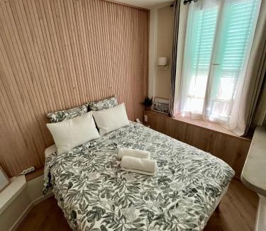 Quartier du Port Apartment | Studio Cosy et Central