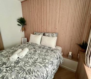 Quartier du Port Apartment | Studio Cosy et Central