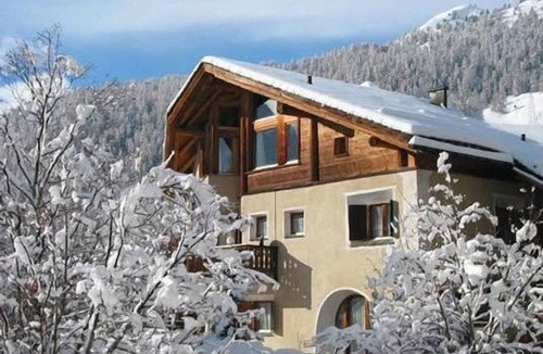 Celerina-Schlarigna Apartment | Studio flat Chardun with garden seating area