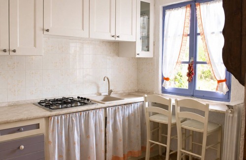 Castelnuovo Magra House | Studio in the countryside with pool, exceptional view, great for relaxation and trips