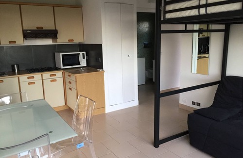 Carros House | STUDIO INDEPENDENT POOL VILLA (4 PEOPLE) FRENCH RIVIERA NICE - PANORAMIC SEA VIEW