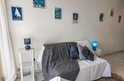 Cannes Apartment | Studio le Tivoli by Interhome