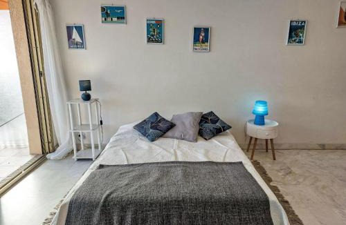 Cannes Apartment | Studio le Tivoli by Interhome