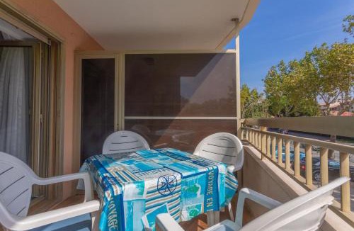 Sainte-Maxime City Centre Apartment | Studio Les Parfums de Mimosas