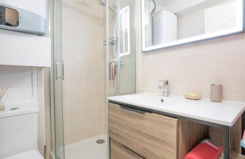 Saint-Aygulf Apartment | Studio Les Terrasses de la Mer-1 by Interhome
