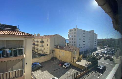 Sainte-Maxime City Centre Apartment | Studio Mezzanine Lumineux à 50m de la Plage – 5 Couchages à Sainte-Maxime - FR-1-226-474