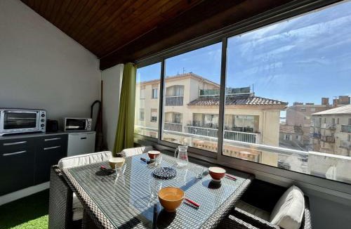 Sainte-Maxime City Centre Apartment | Studio Mezzanine Lumineux à 50m de la Plage – 5 Couchages à Sainte-Maxime - FR-1-226-474